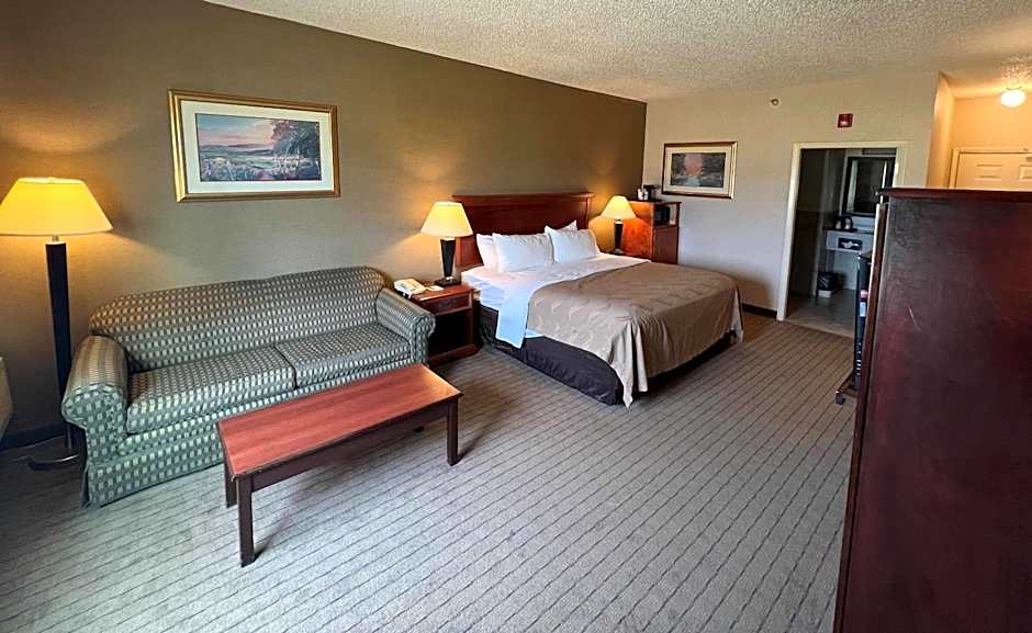 Quality Inn & Suites Grants - I-40