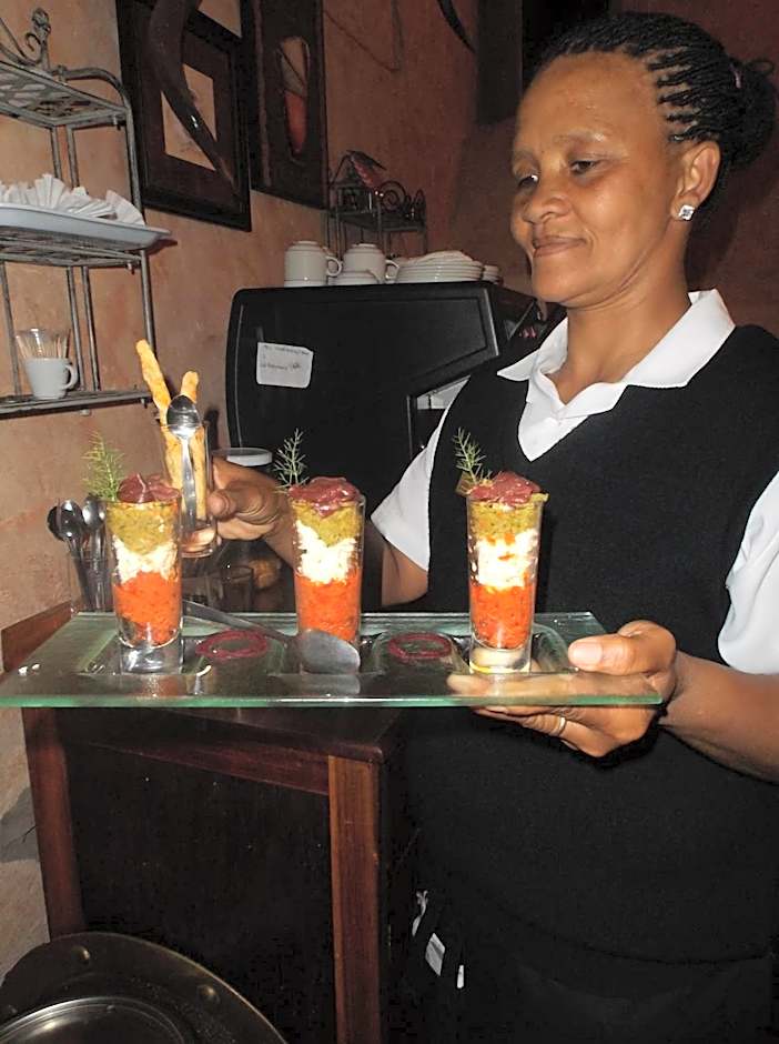 Old Mill Lodge, Seasonal Working Ostrich Farm & Restaurant, Oudtshoorn