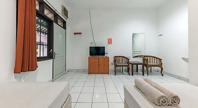 RedDoorz @ Hotel Pondok Kurnia near Buah Batu Bandung