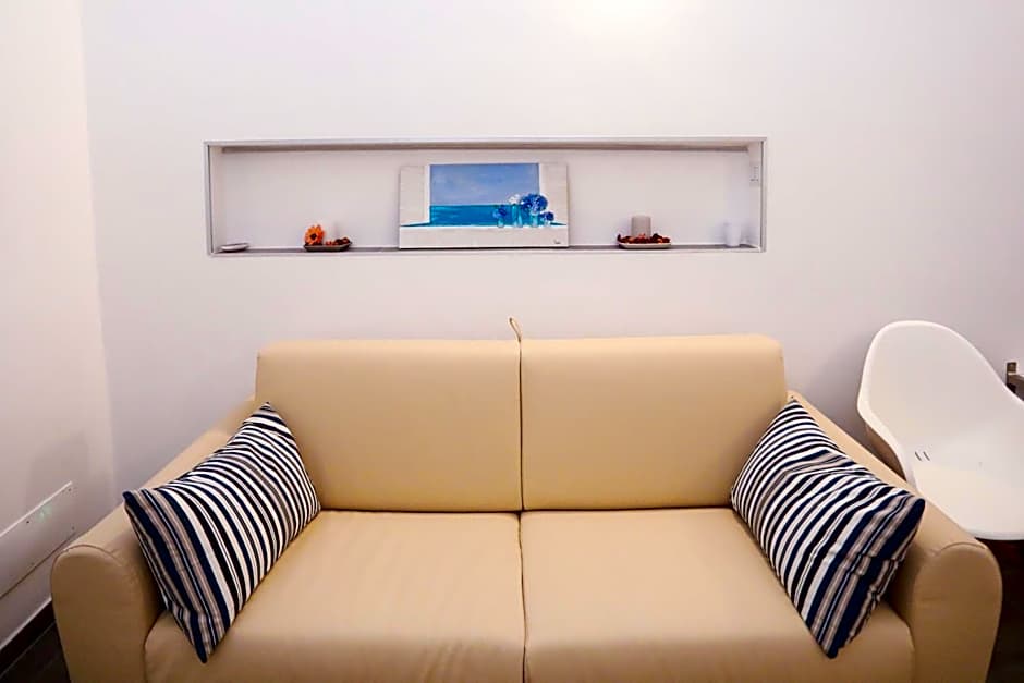 IL VIAGGIATORE VIA INDIPENDENZA 2