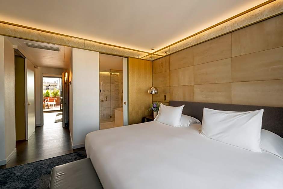 Photo 1 of 11 of Penthouse Suite
