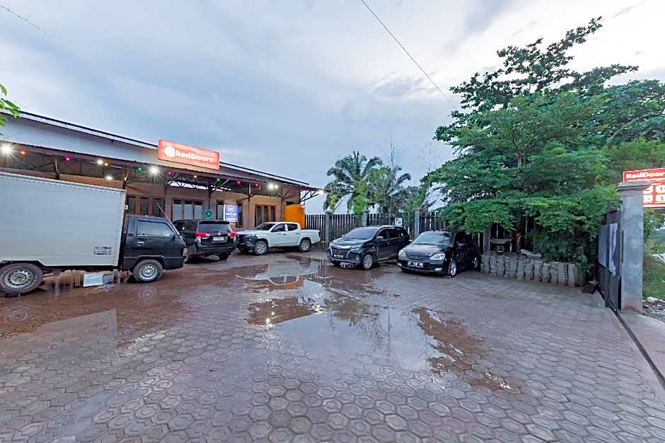 GOR Parenggean by RedDoorz – Palangkaraya, OK