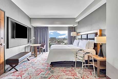 Deluxe King Room