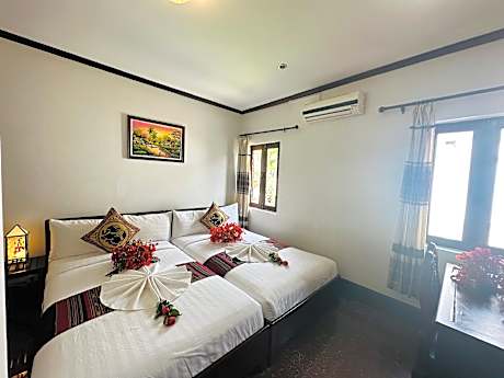 Deluxe Twin Room with Balcony