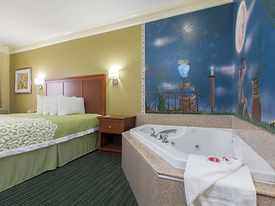 Days Inn & Suites by Wyndham Big Spring