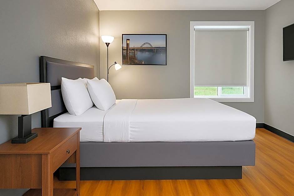 Sunnyside Inn and Suites