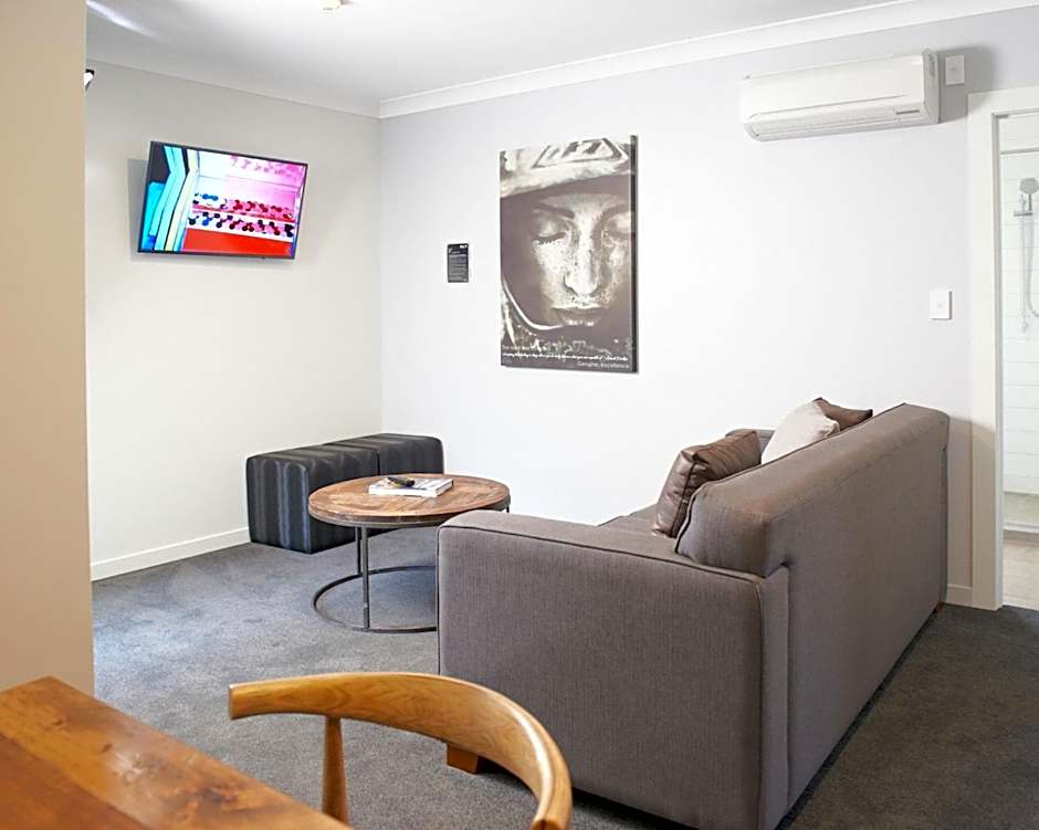 Kelly Rd Cambridge Lodge