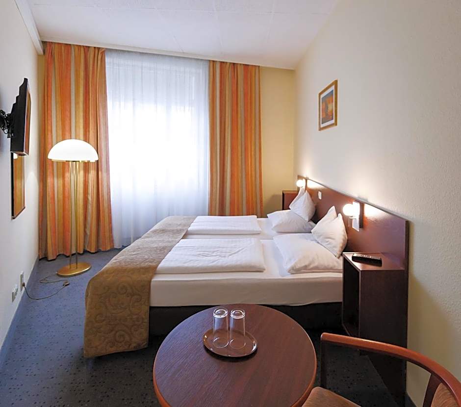 Continental Hotel-Pension