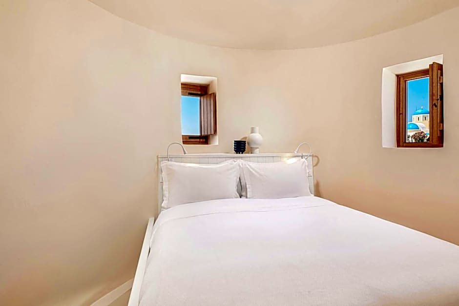 Mystique, a Luxury Collection Hotel, Santorini
