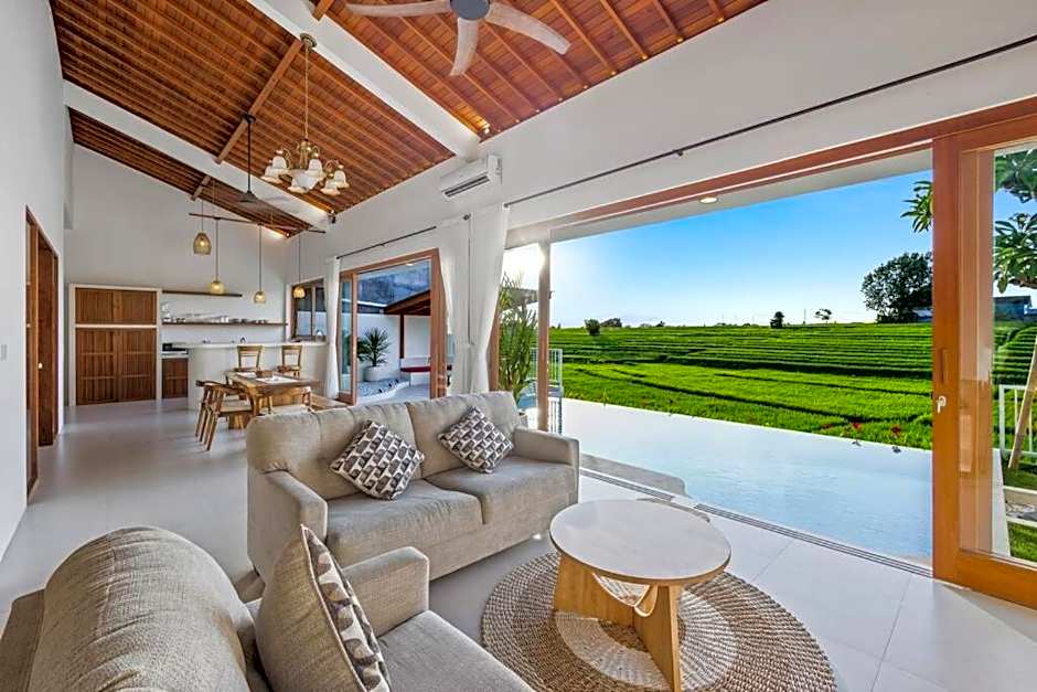 Villa Swantika: Infinity Pool Aussicht Canggu