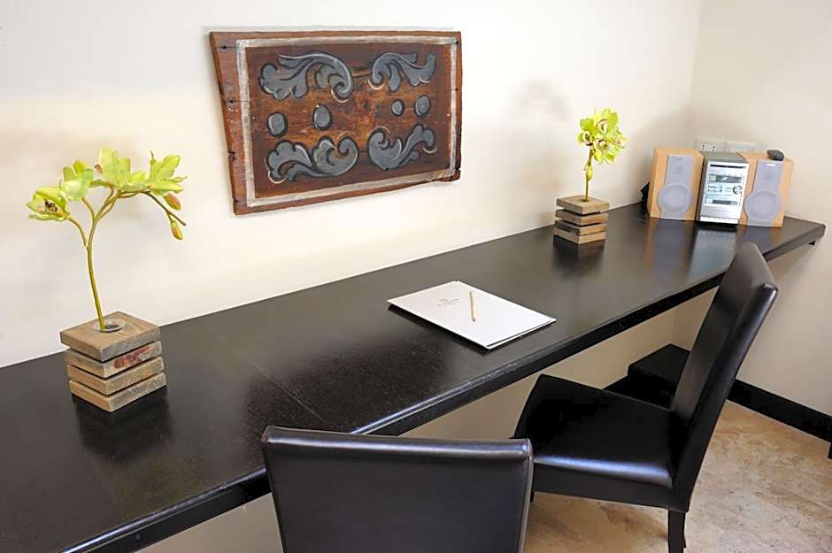 Ucciardhome Hotel