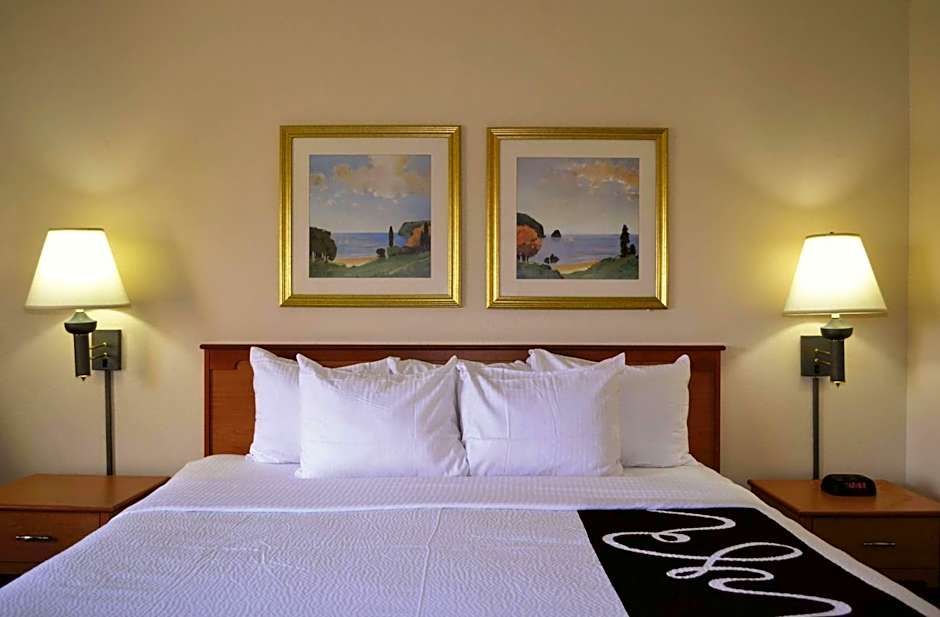 La Quinta Inn & Suites by Wyndham Tampa East Fairgrounds