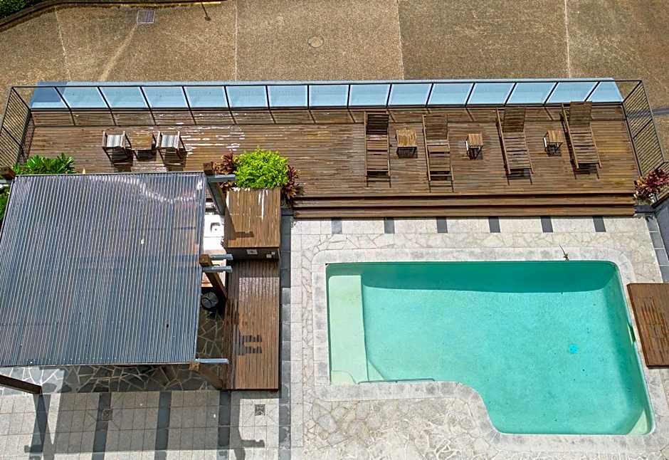 River Plaza Apartments