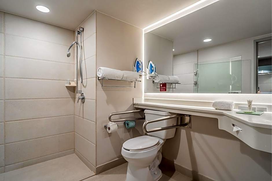 City Express Suites by Marriott Queretaro