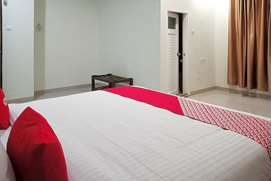 OYO 2382 Wisata Hotel