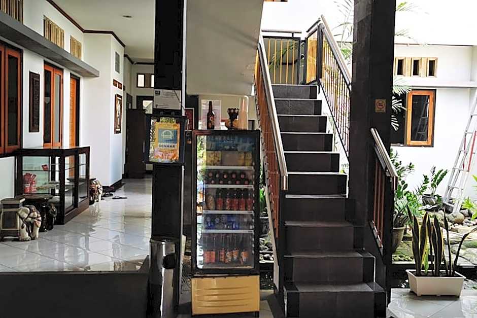 Dinnar Homestay Gayungan Syariah RedPartner