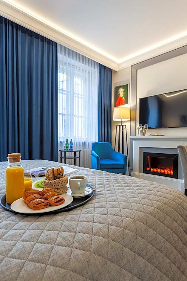Hotel Teatro Boutique Old Town - Destigo Hotels
