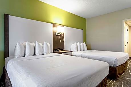 2 Queen Beds Nonsmoking