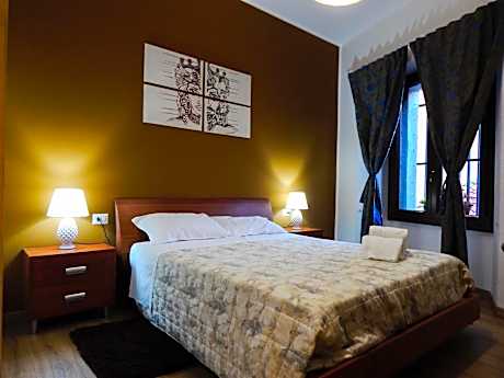 King Room with Roll-In Shower - Disability Access