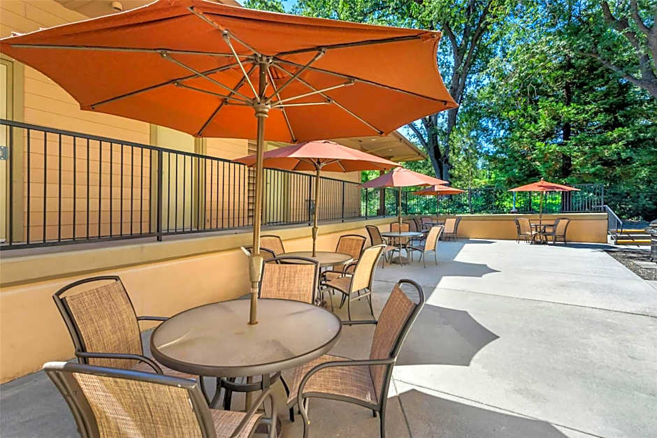 Best Western Plus Sonora Oaks Hotel & Conference Center