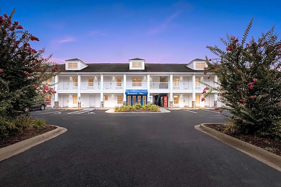 Baymont by Wyndham Forest City