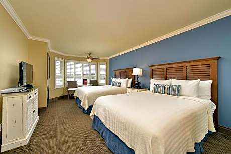 Deluxe Two Queen Beds Room