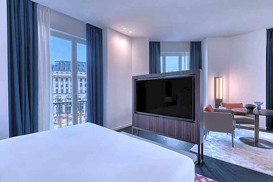 Dorothea Hotel, Budapest, Autograph Collection