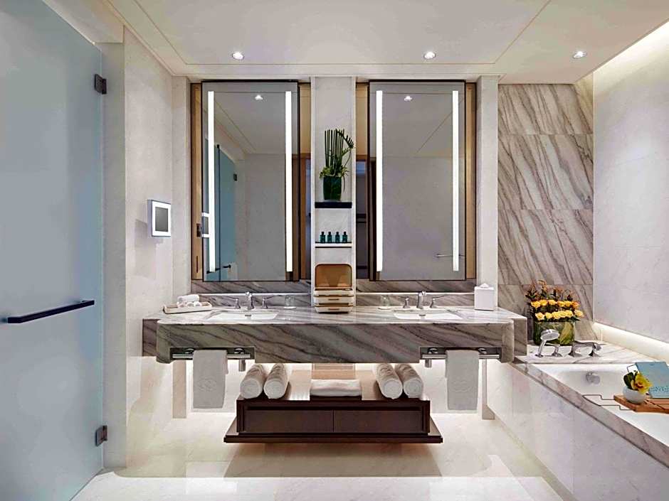 Photo 1 of 5 of Club Prestige 1 King Bed Suite, View
