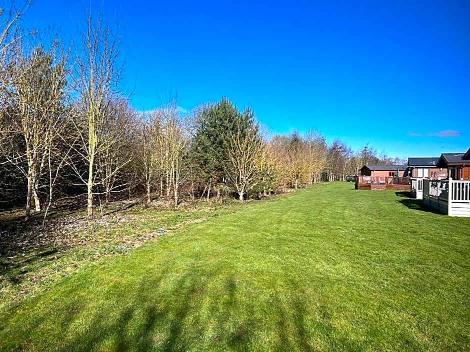 Chestnut Lodge With Hot Tub
