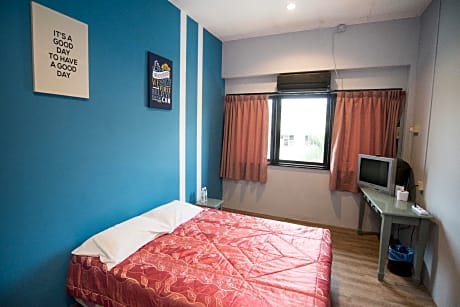Queen Room with Shared Bathroom - Adults Only