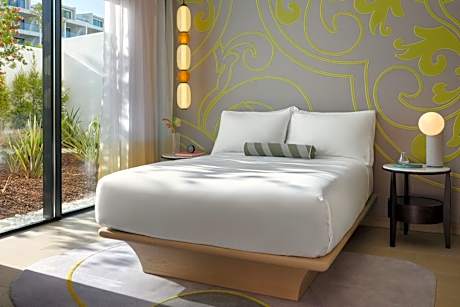 Premier Two-Bedroom King Residence with Garden Access