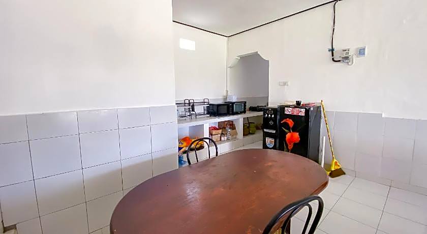 Kana Guest House Mitra RedDoorz