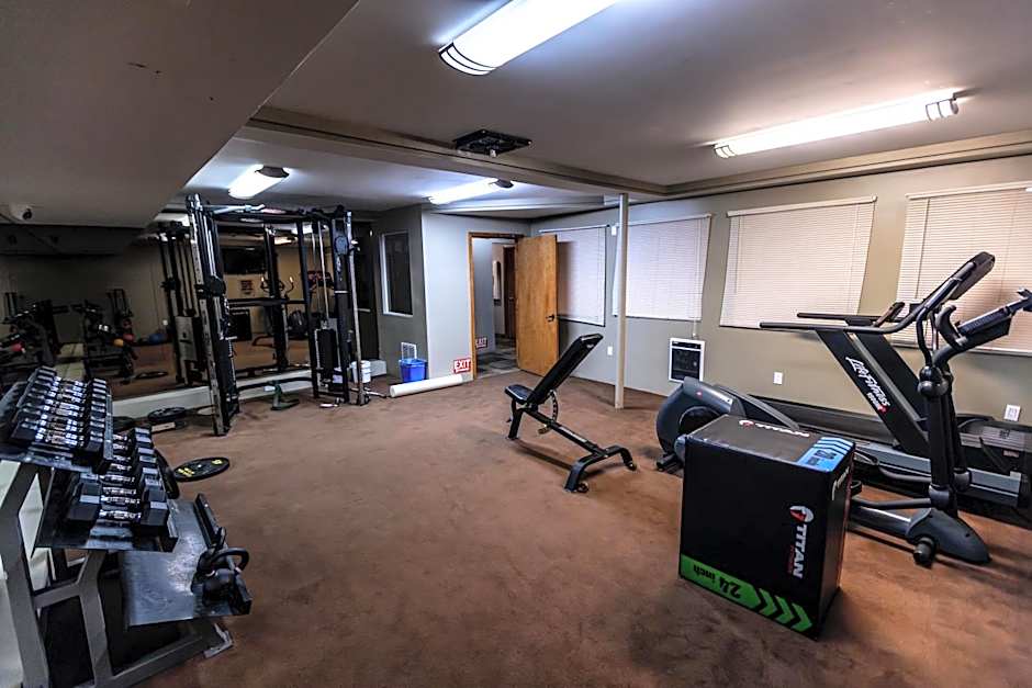 The Mammoth Creek Inn