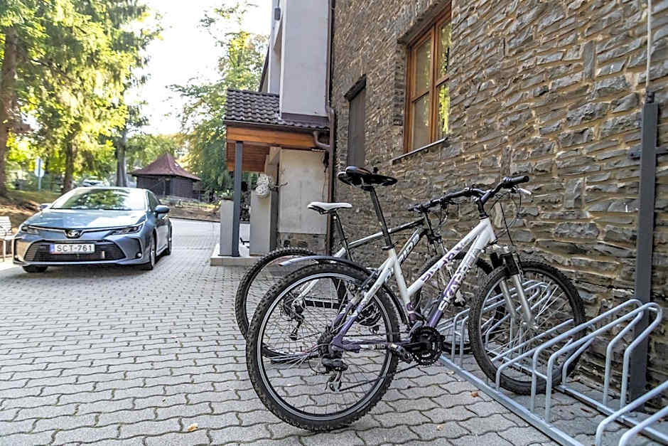 4 Évszak Hegyihotel