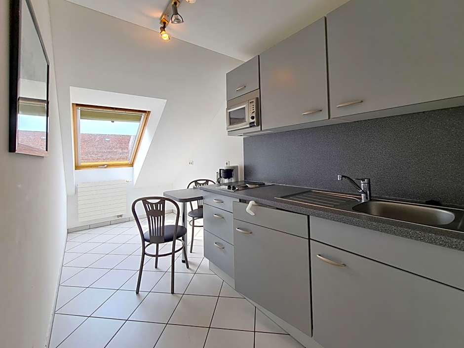 Hotel am Hachinger Bach by Blattl