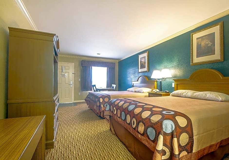 Super 8 by Wyndham Covington