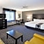 La Quinta Inn & Suites by Wyndham Cleveland Macedonia