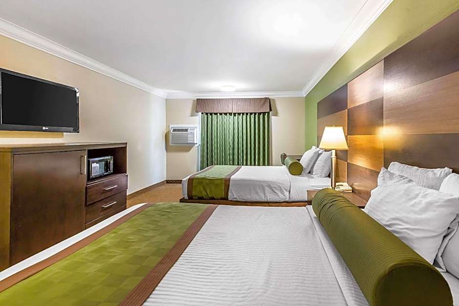 Rodeway Inn & Suites Canyon Lake-Menifee West