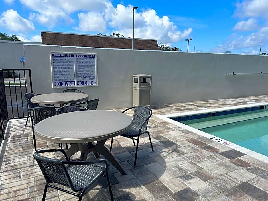 Comfort Inn & Suites New Port Richey Downtown District