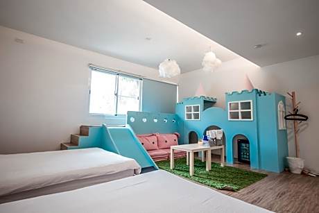 Quadruple Room with Bath