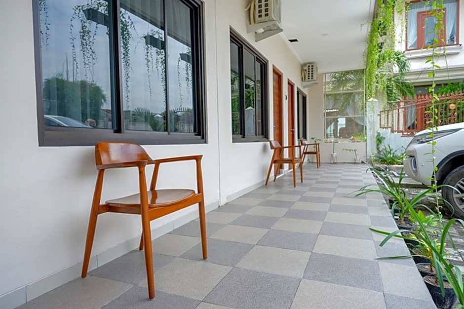 RedDoorz @ Jalan Majapahit Semarang