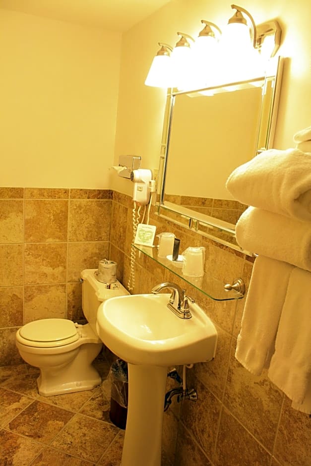 Senator Inn & Spa
