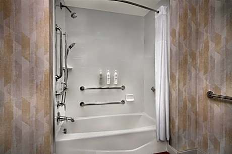 King Room with Accessible Tub - Mobility and Hearing Access/Non-Smoking