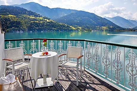 Junior Suite with Balcony