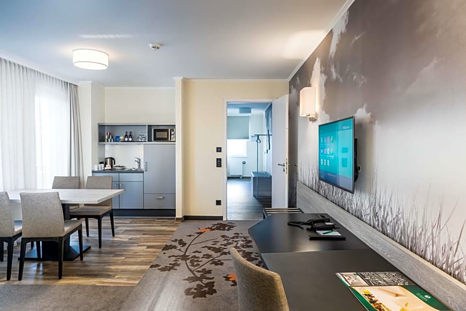 SI-SUITES