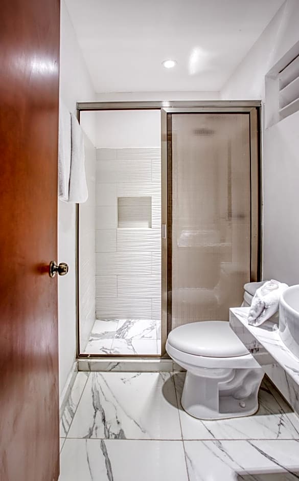 Capital O Hotel Yukon
