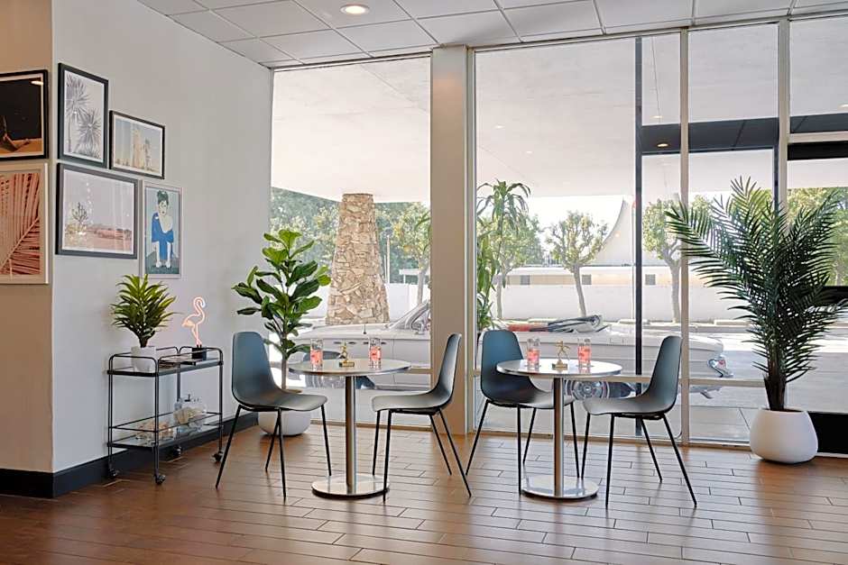 Glendale Express Hotel