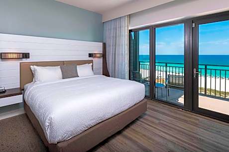 King Suite with Sofa Bed and Balcony - Gulf Front