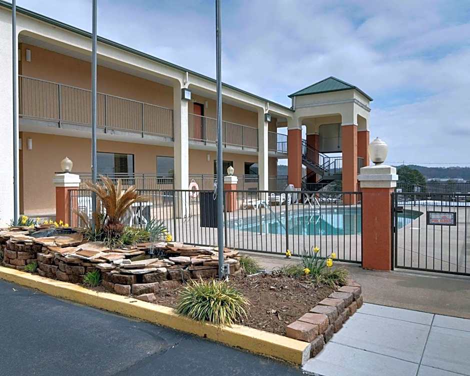 Quality Inn & Suites Clarksville