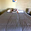 Midtown Inn & Suites